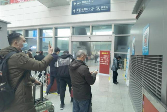 北京铁路：进京旅客不再办理补票业务 不符合进京条件一律劝返