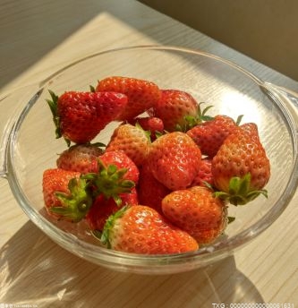 “草莓大王”刘京生：到中下旬 草莓价格或有所松动
